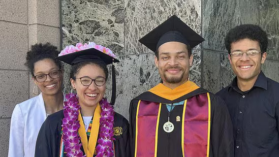 Mrgunsngear tweet media