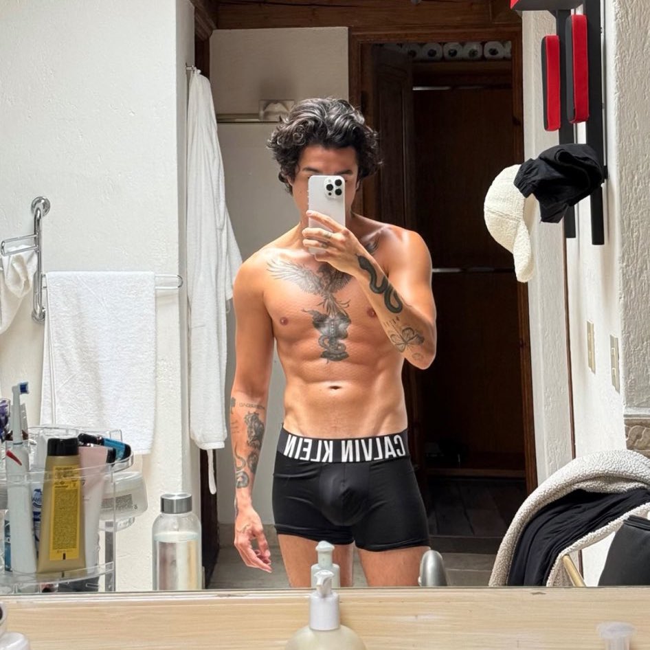 Bautisters Society 🪐 tweet media