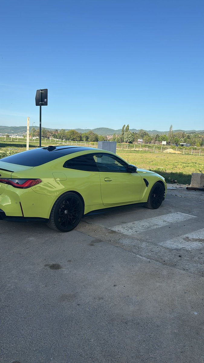 neckke's tweet photo. @1kDave_yt @danvsI no brand new benz, audi, or bmw is keeping their value

35% loss after 4 years, best case scenario

mine m4 I paid $80,000 2 months ago

same spec brand new is $150,000

and for $200,000 g wagon is terrible https://t.co/Oc7WzPweTk