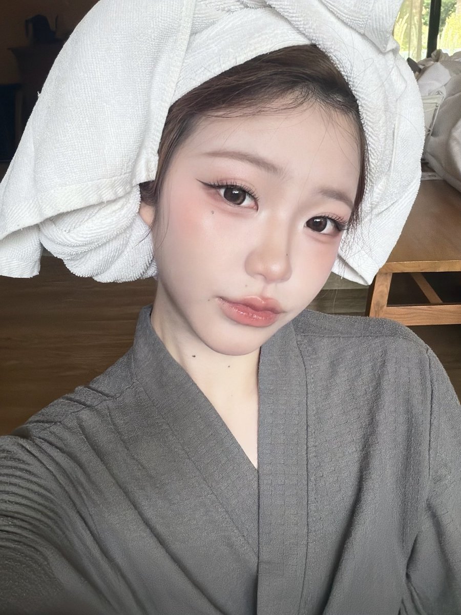 mermybaeluvu's tweet image. ลุคนี้แต่งลง TikTok เล่นๆแล้ว DM แตกทั้งวัน 😭💖
งานผิวฉ่ำ งานตาเป๊ะ ลิปสวยละมุนมากกก

คัดมาแล้วทุกชิ้น ใช้ดีหมดเลยย ✨
📍แปะพิกัดในคอมเมนต์น้า 💌

#ป้ายยา #makeuptutorial