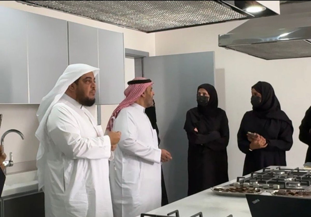 attafi111's tweet photo. وفد من بنك الإنماء بالاحساء يزور معهد فتاتي ويشيد ببرامجه -  https://t.co/3hwRd9iojp https://t.co/M857qdjeQX