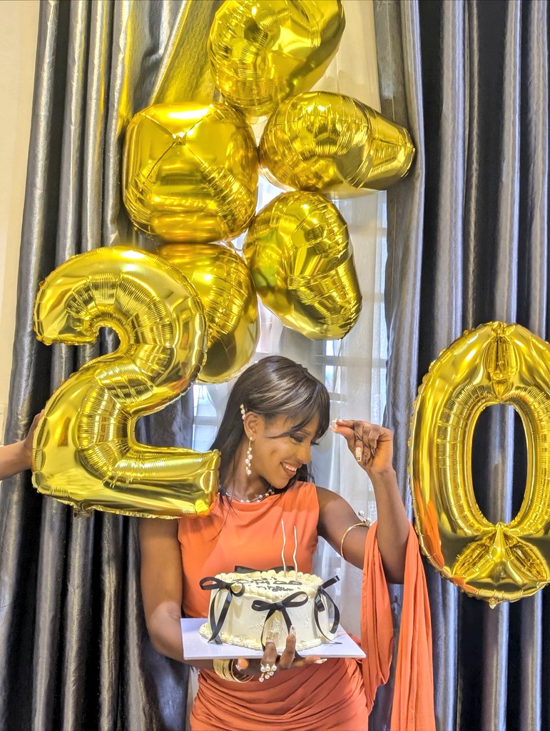 Diana Marcus⨀ tweet media