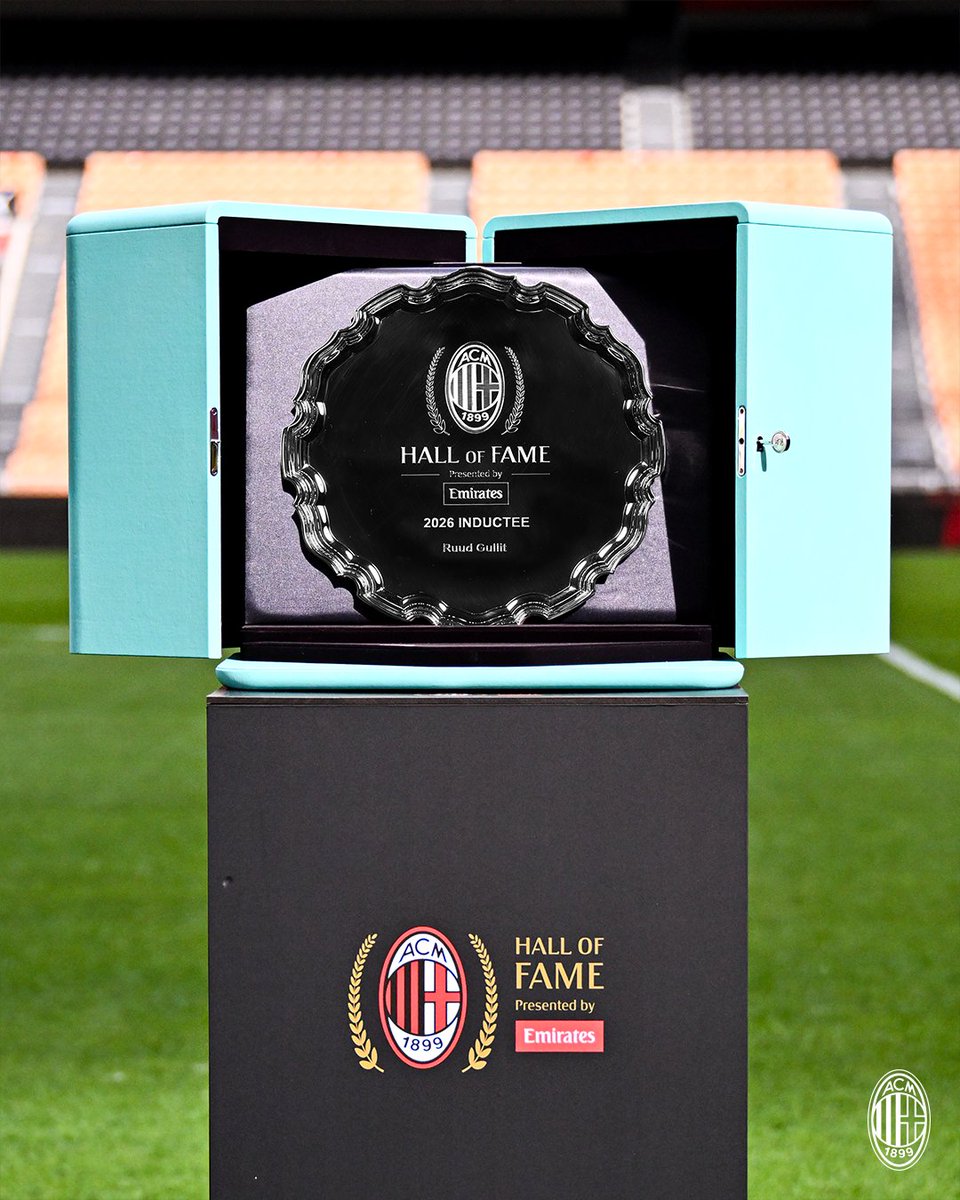 SempreMilanCom's tweet image. 😍 Ruud Gullit will be inducted into #ACMilan's Hall of Fame today