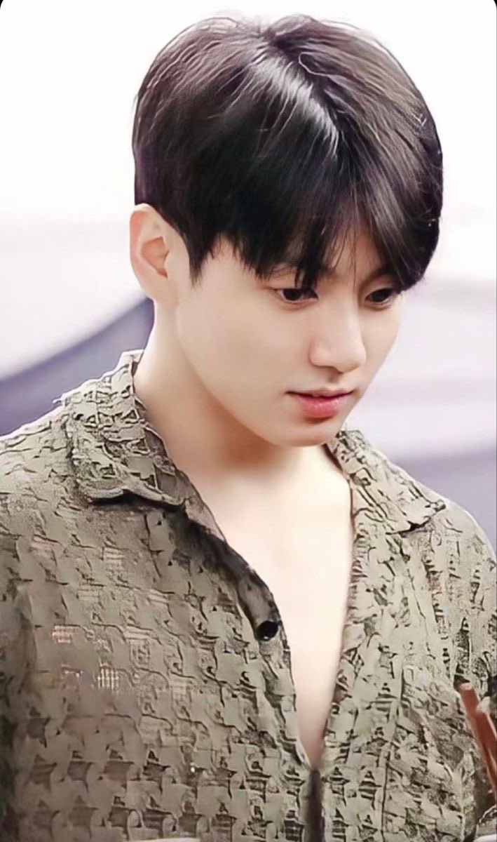 Q9_5960 🚬 tweet media