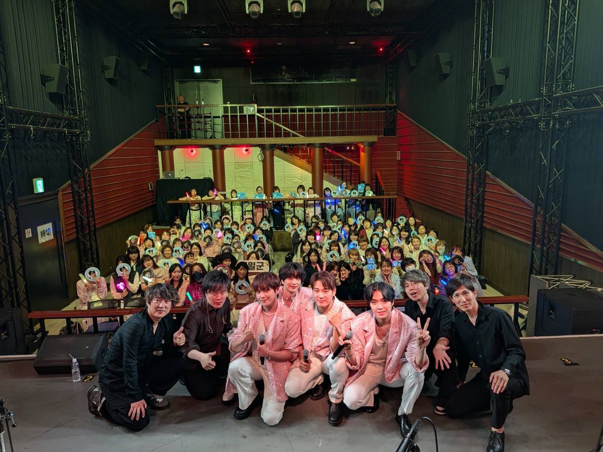 JJangNew's tweet photo. リハーサルのとき😆

ほんとにひとつのチームとして
いっしょにきもちよくうたえて
しあわせなじかんでした！!

またよろしくおねがいします🙏👍🤗！

#tritops https://t.co/DtWbCI8kfV