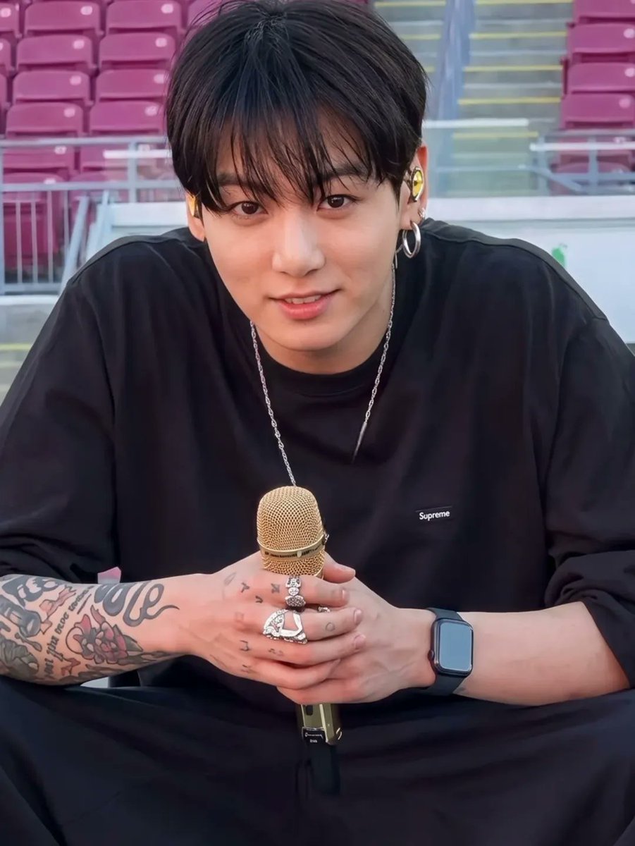 Nicolle ⟭⟬⁷ tweet media