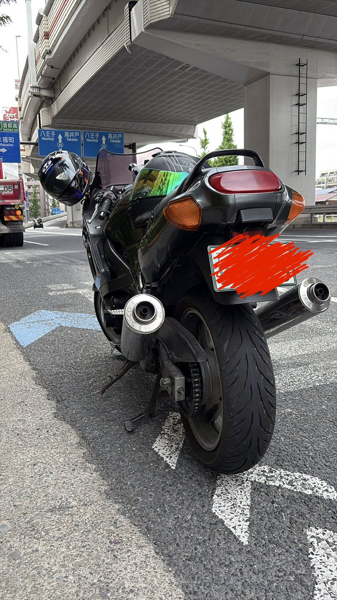 debusugi01's tweet photo. 昨日のトラブルはバルブ内の部品が悪さをしていただけで故障ではありませんでした。
無償で対処していただいたバイク屋さんに感謝🥲 https://t.co/s4QgLLEjTa