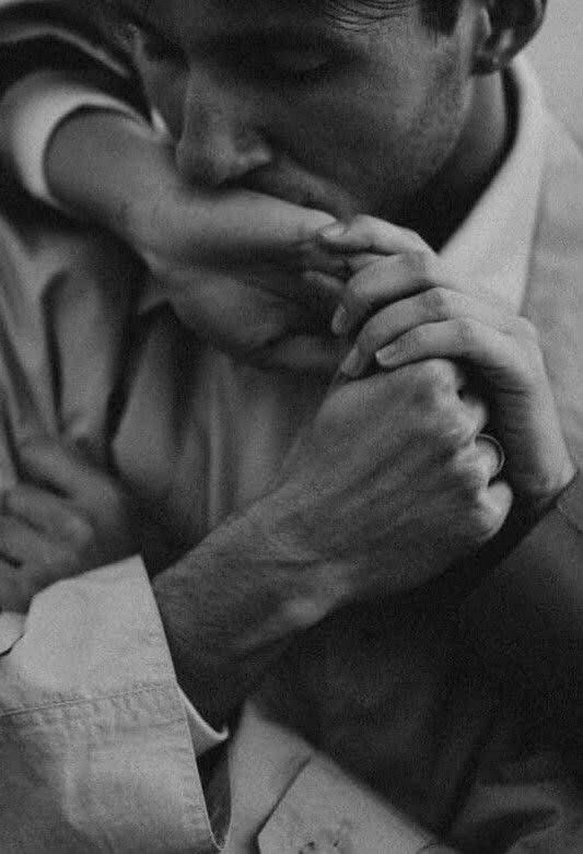 GuernseyJuliet's tweet image. #Words #Photography  #LoveLovers 
“True love cannot be found where it does not exist, nor can be denied where it does.” Torquato Tasso

📷 Web

@AlessandraCicc6 
@BrindusaB1 
@gherbitz 
@DEOLINDAMA93701 
@Barbaga3Gaetano 
@Alessan52543255 
@Jansonb999 
@artmajcar 
@annamarylight