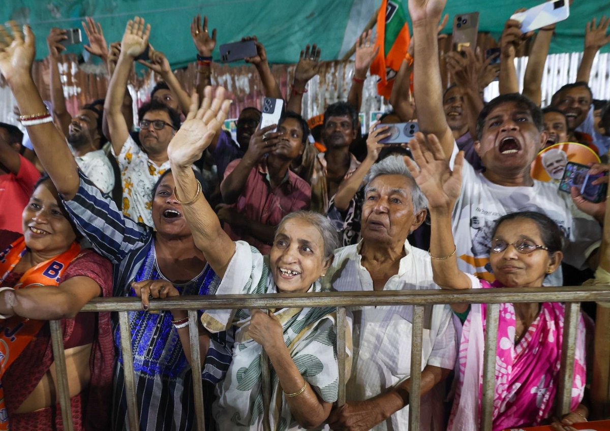 Narendra Modi tweet media