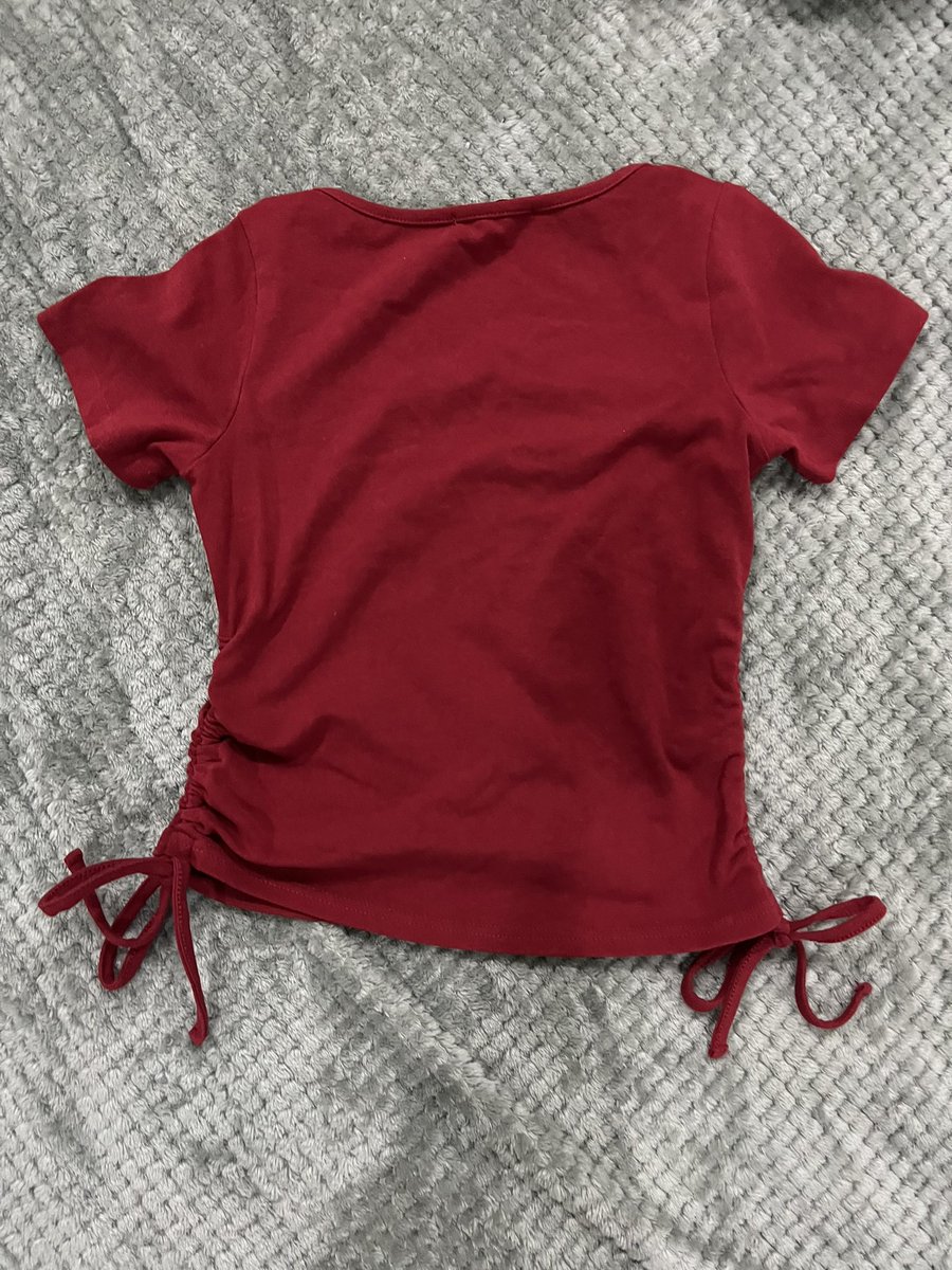 remembering_o's tweet photo. เสื้อแบรนด์nineties ไม่เคยใส่ 80 บาท #ส่งต่อcintage #ส่งต่อเสื้อผ้ามือสอง #ส่งต่อbeming #ส่งต่อstylist #ส่งต่อ23begins #ส่งต่อmerge #ส่งต่อvgh https://t.co/zG2XpOG1Zc