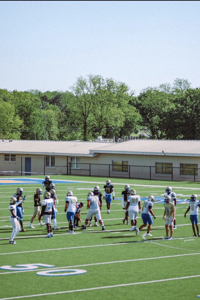 Hardwick_Khiryn's tweet photo. First Spring Game ✅ #jucoproduct https://t.co/WYd13MvX8s