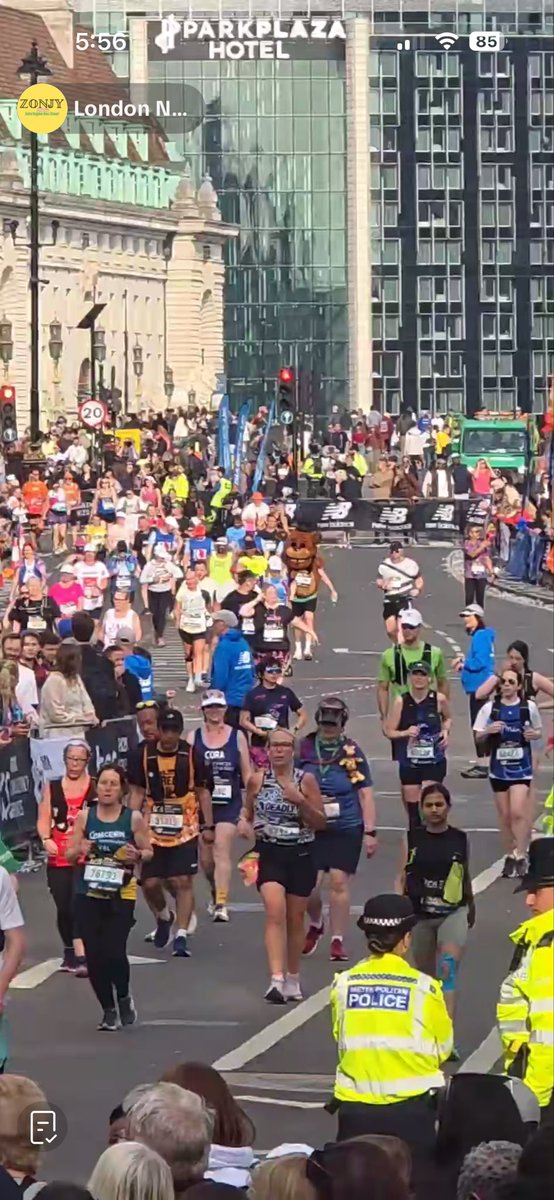 Jakeheay's tweet photo. @dawkosgames at the London marathon! (Mile 25.5) 

Go Dawko!!! ✨ https://t.co/IXx7hiwntu