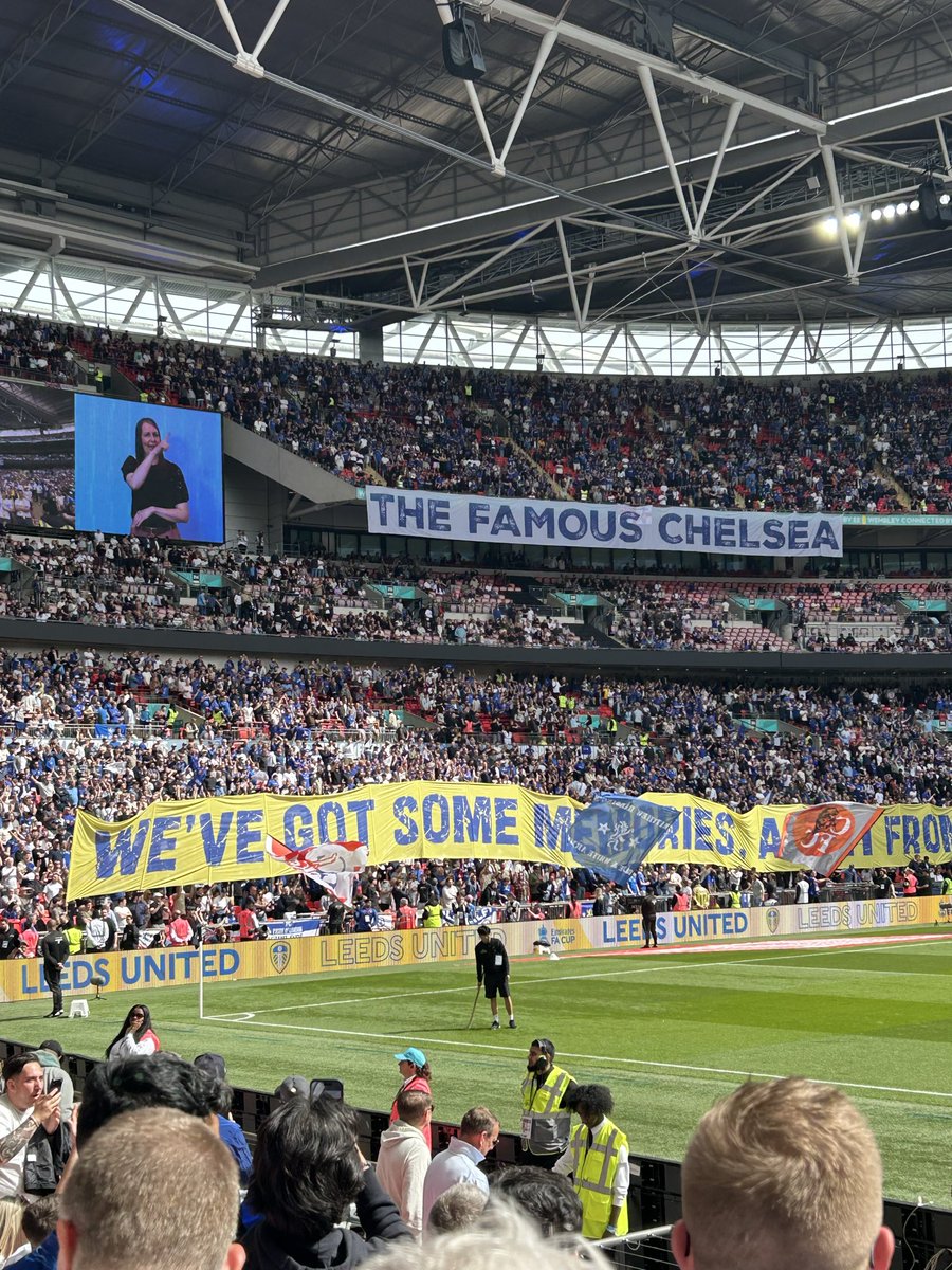 Lee Bates tweet media