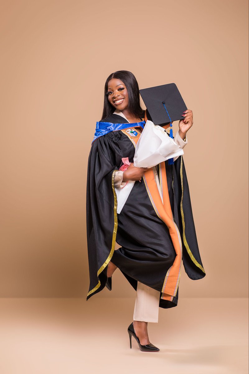 everythiingbubu's tweet photo. It ended in praise. Forever grateful to God.🥹🎓 https://t.co/JNO7VTcOfQ