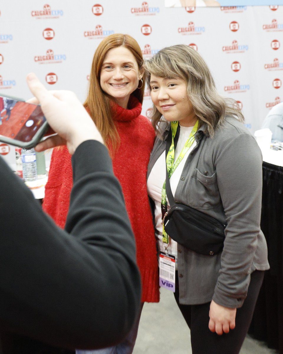 Calgaryexpo's tweet image. Case closed: the fan interactions with our guests at #CALGARYEXPO have been top tier 💥
Haven’t gotten an autograph from your fave celeb yet? Don’t wait much longer. Today’s your last chance to capture a memory you won’t forget.

#Calgary #YYC #ComicCon #Celebrities #PopCulture