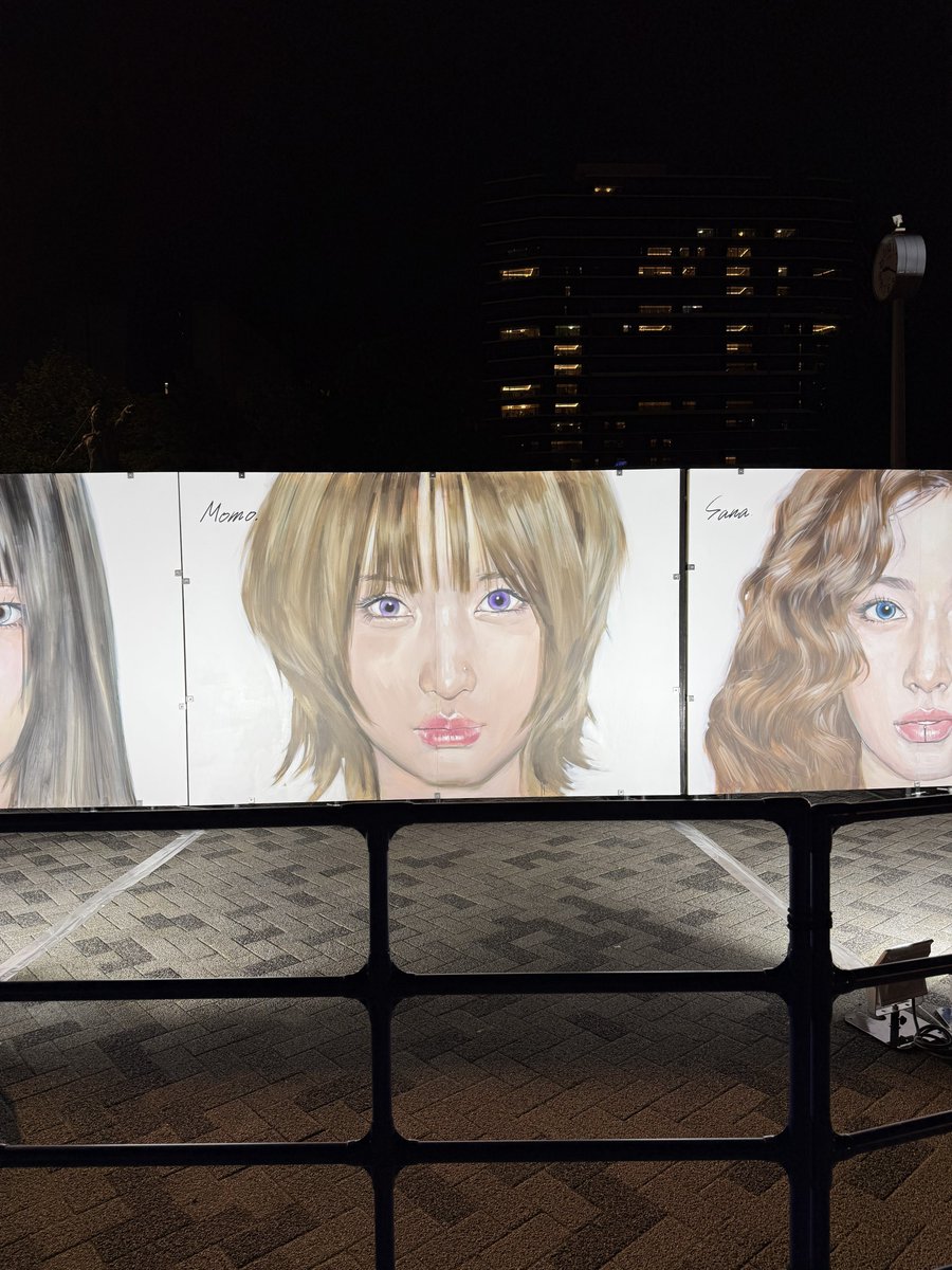 おジス tweet media