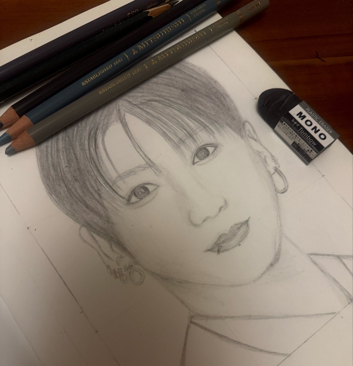im33chan's tweet photo. 化粧の練習もしてるけど絵の練習もしてる( -᷅_-᷄ )絵が上手い人って化粧も上手なイメージあるから両方上達出来るように頑張りますーーー✏️💄‼️ https://t.co/H2MC7C6jyf