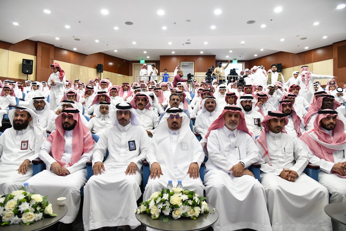Najran_Univers's tweet photo. شاركت #جامعة_نجران ممثلةً في عمادة القبول والتسجيل في ملتقى التوجيه والإرشاد المهني؛ والذي دشنه المدير العام للتعليم بالمنطقة د.حسن العلكمي، في #بيت_الثقافة، بمشاركة عددٍ من الجهات بالمنطقة، حيث زار جناح الجامعة المشارك في الملتقى واستمع إلى جهود الجامعة في خدمة الطلبة والمجتمع. 🧵