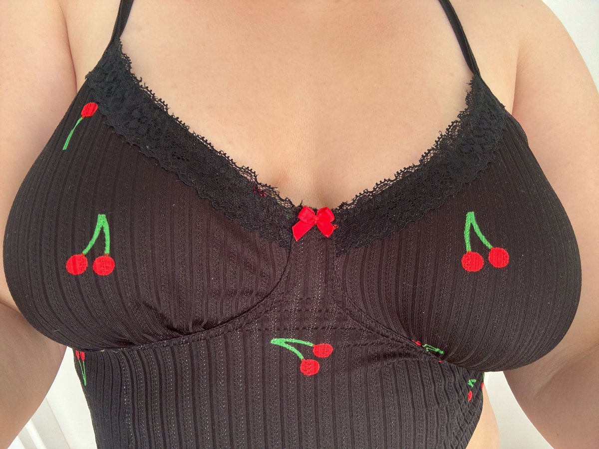 maja💦 tweet media