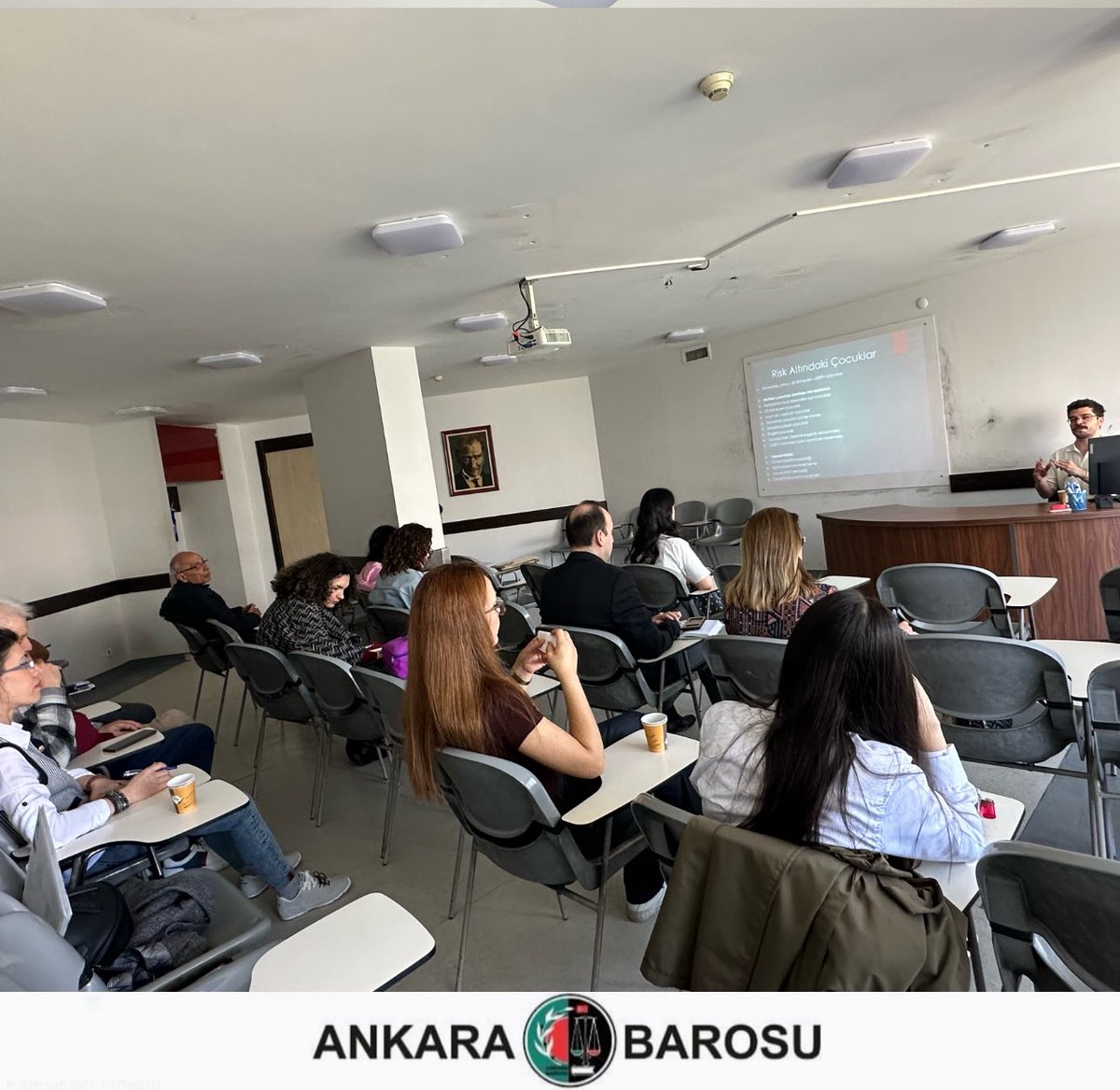 ankbarochm's tweet photo. Merkezimiz tarafından düzenlenen “Cinsel Şiddet Mağduru Mülteci Çocuk İle Mülakat Teknikleri” konulu atölye çalışması Av. Onur Özcan Yeniay tarafından 25.04.2026 tarihinde Ankara Barosu Eğitim Merkezinde gerçekleştirilmiştir. https://t.co/Wa8JtKShqu