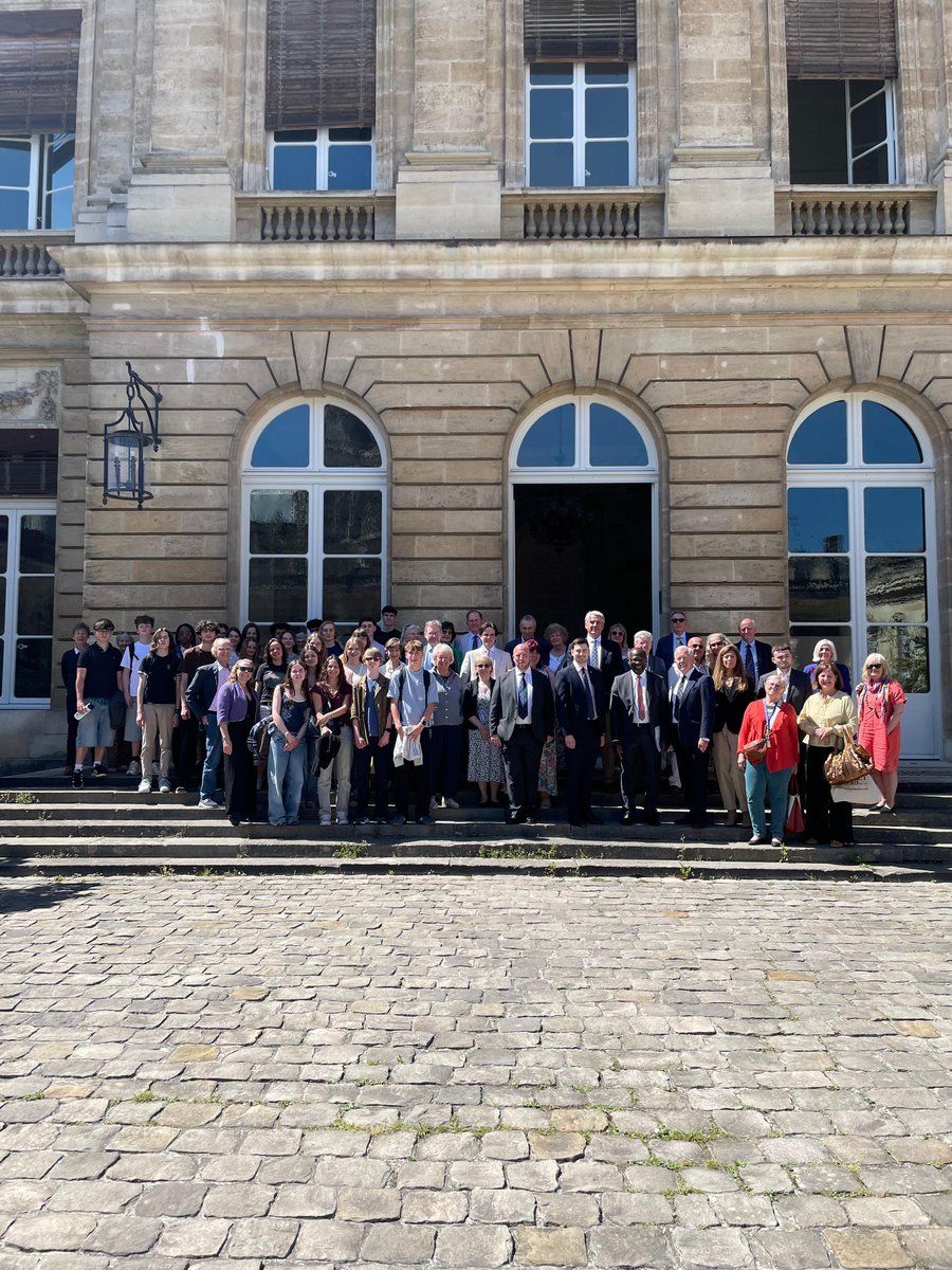 PierreDeGaetan's tweet photo. En présence de @helene_hk CMD pour les jumelages et de Dominique OLLEY, Consule générale du Royaume-Uni à Bordeaux
Pierre De Gaétan a réaffirmé, au nom de @T_Cazenave l'engagement européen et international de Bordeaux, le soutien au dynamisme des acteurs de notre territoire.
2/3 https://t.co/2FUYRD0NlJ