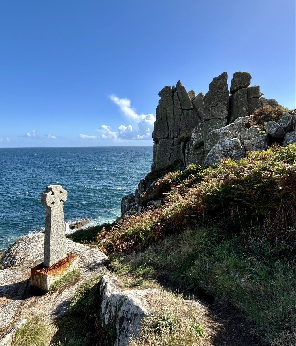 MichaelGShryane's tweet photo. @ahistoryinart @saelander Such favourite walks there - the cliffs are amazing. #Lamorna #Cornwall https://t.co/tqbwWnKaMH