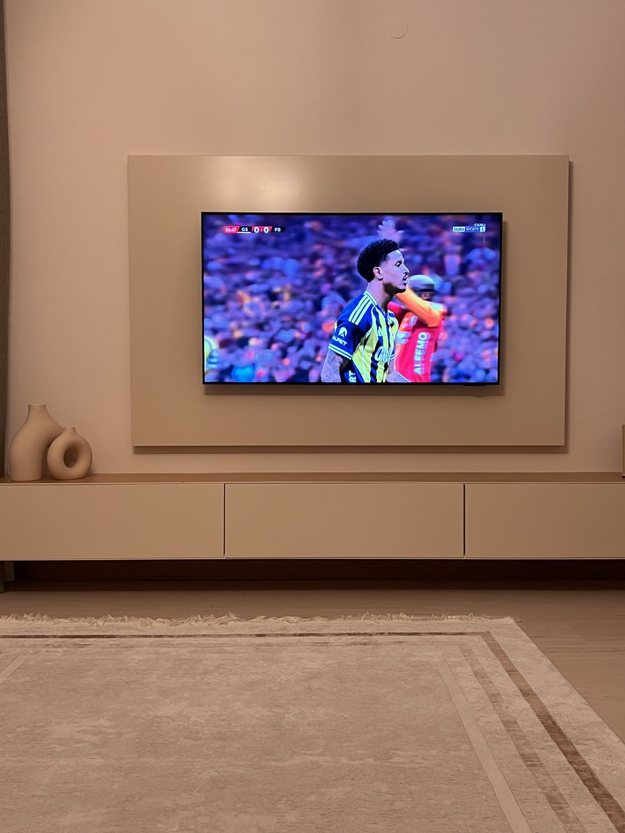 IVRenaissance's tweet photo. Başarılar #Fenerbahçe 
Ananas ve kivi yiyoruz güzel bi seks döner  umarım. https://t.co/ESGzvEnGW5