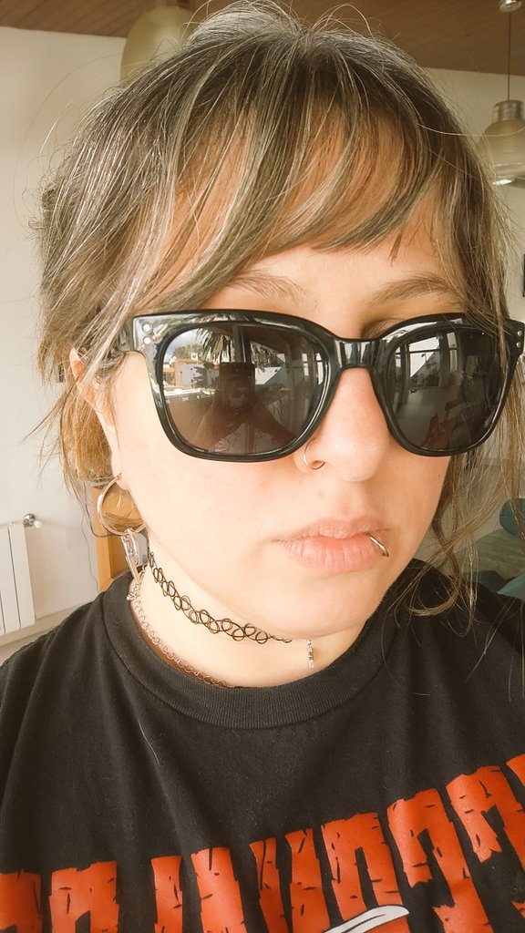 De incógnito en el almuerzo familiar (tengo tremendo orzuelo)