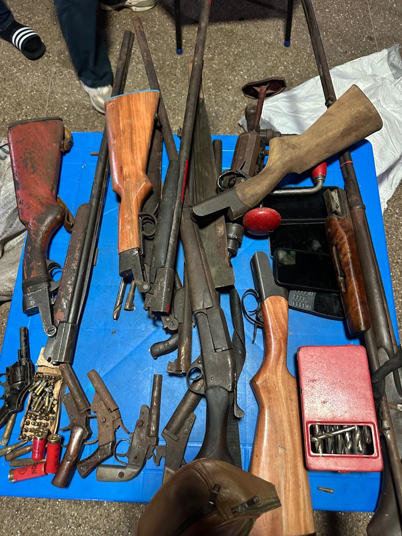GhPoliceService's tweet photo. POLICE CRACKDOWN ON AKATSI ROBBERY NETWORK; THREE SUSPECTS ARRESTED

Read more:
https://t.co/PKJt50xsid https://t.co/E6WQ67poTY