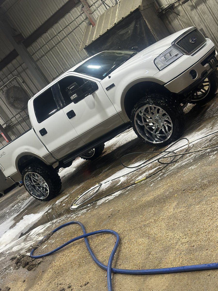 da_creep02's tweet photo. Ain’t often this mf clean lol https://t.co/gaX8Gzd3vg
