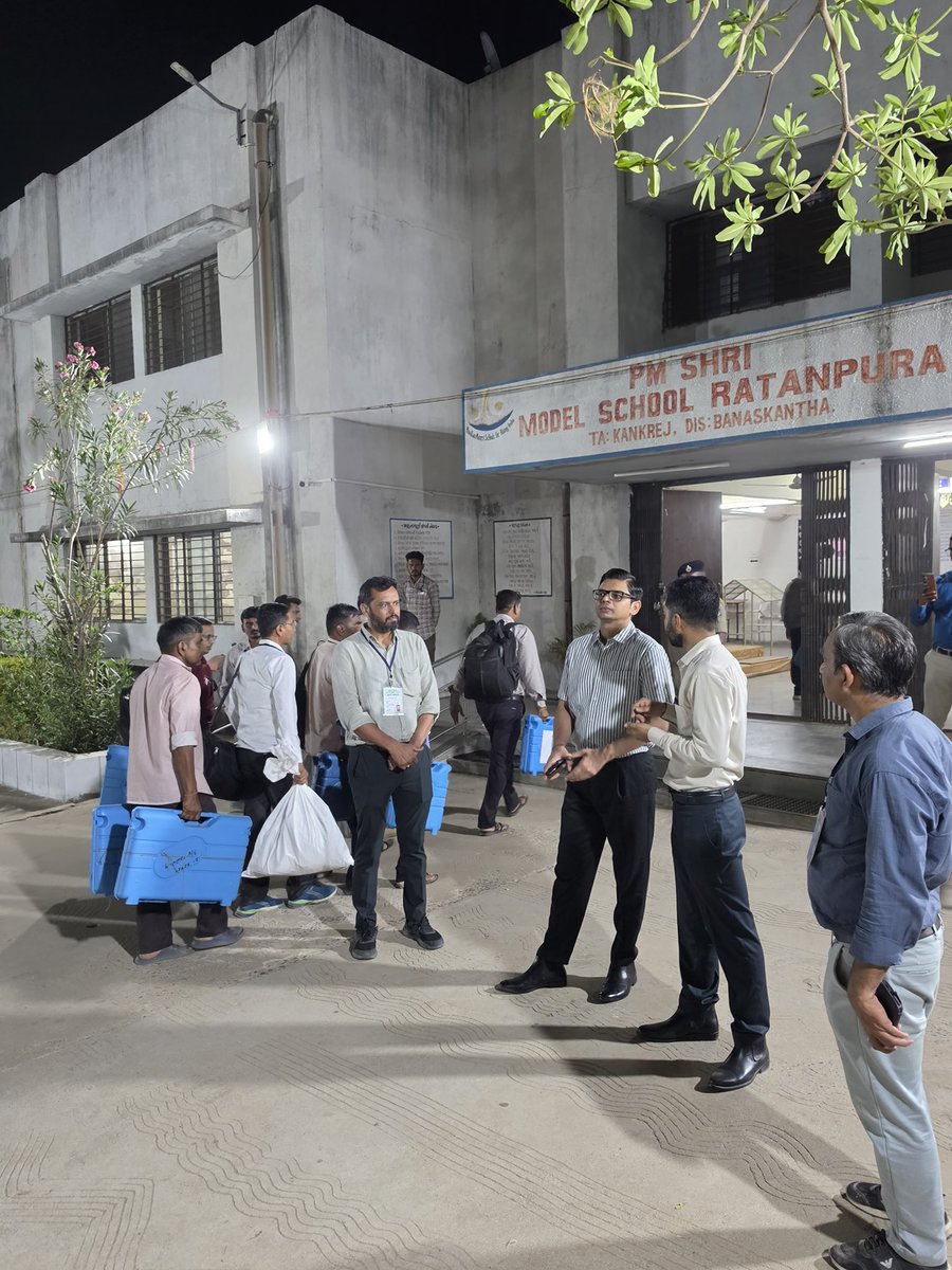 Collector & DM Banaskantha tweet media
