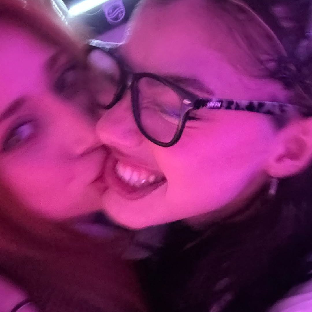 em_ckh's tweet photo. vivan las lesbianas locoo https://t.co/cJNuwh8zXE