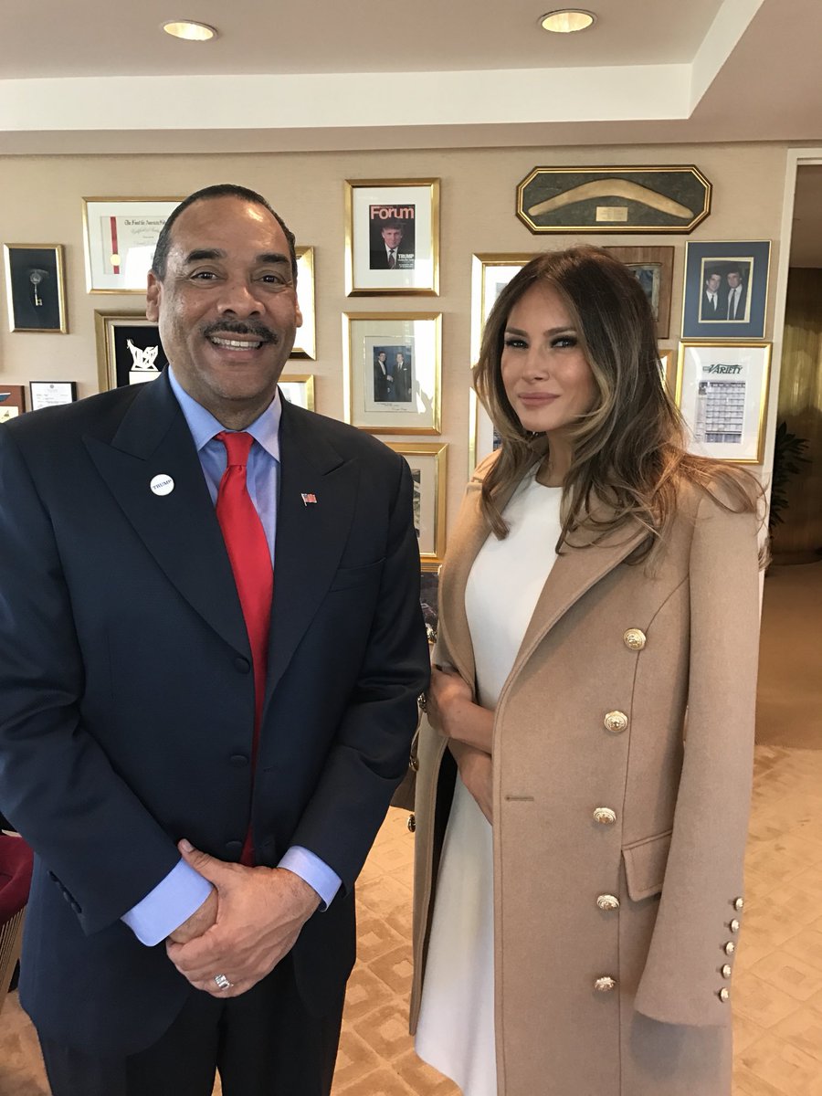 Bruce_LeVell's tweet photo. Now for the good news.happy birthday to the greatest First Lady in American history 🇺🇸 Thank you for your strength, elegance, and steadfast commitment to this country we love.
⁦@MELANIATRUMP⁩ ⁦@FLOTUS⁩ https://t.co/oNZ1izP5GI