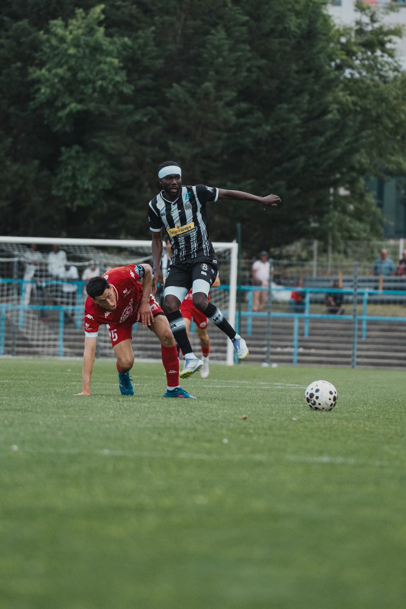 stadepoitevinfc's tweet photo. [#N2] 😤 𝗗𝗲 𝗻𝗼𝘂𝘃𝗲𝗮𝘂𝘅 𝗿𝗲𝗴𝗿𝗲𝘁𝘀, 𝗺𝗮𝗶𝘀 𝘁𝗼𝘂𝗷𝗼𝘂𝗿𝘀 𝗲𝗻 𝘃𝗶𝗲

Nos Poitevins restent pleinement dans la course au maintien 👊
📅 Prochaine bataille à Chauray, samedi 2 mai.

#StadePoitevinFC #TeamDragons #EnsemblePlusLoin 🐉 https://t.co/rg5O2vhq3H
