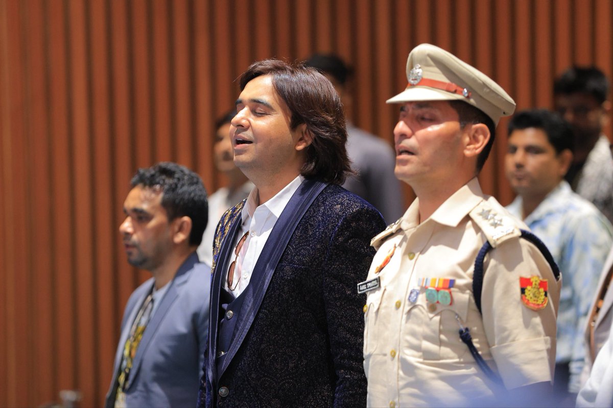 ItsRRSingh's tweet photo. Rashtriya Ratna Samman 2026 at Bharat Mandapam 🇮🇳

Finally… we did it!
Months of planning, sleepless nights, and relentless team effort — all came together to create a grand, successful national-level ceremony.

Feeling truly grateful and proud of this incredible journey.

A special mention to Kangana Ranaut ji for her graceful presence. Her simplicity and humility truly stood out — personally felicitating every awardee with a warm smile made the experience even more memorable.

Heartfelt thanks to all our sponsors, associates, team members, family, and friends — your support is the real strength behind such successful events.

This is not just an event, it’s a mission to celebrate excellence across the nation.

And yes… this is just the beginning.
Next big event coming soon 🚀

#rahulranjansingh #brandempower #kanganaranaut #RashtriyaRatnaSamman #RRS2026 NationalAwards SuccessCelebration Gratitude TeamWork