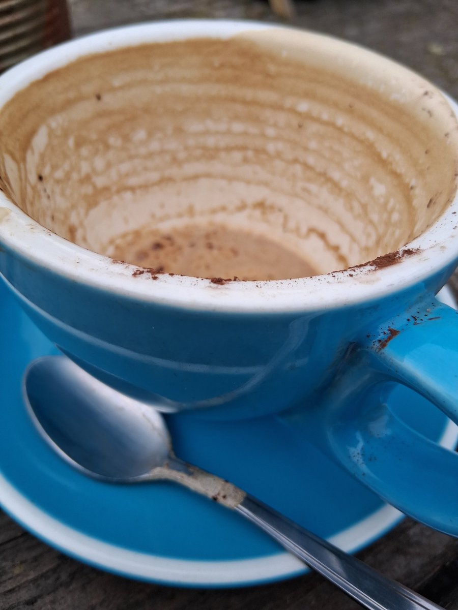TakisMoug's tweet photo. The many circular marks around the cup
→ suggest repetitive thoughts or a period where something keeps “going around” in your mind
The clearer walls toward the top
→ indicate clarity – something is starting to become clearer
The small specks at the bottom
→ point .... https://t.co/25BP7r8b9F