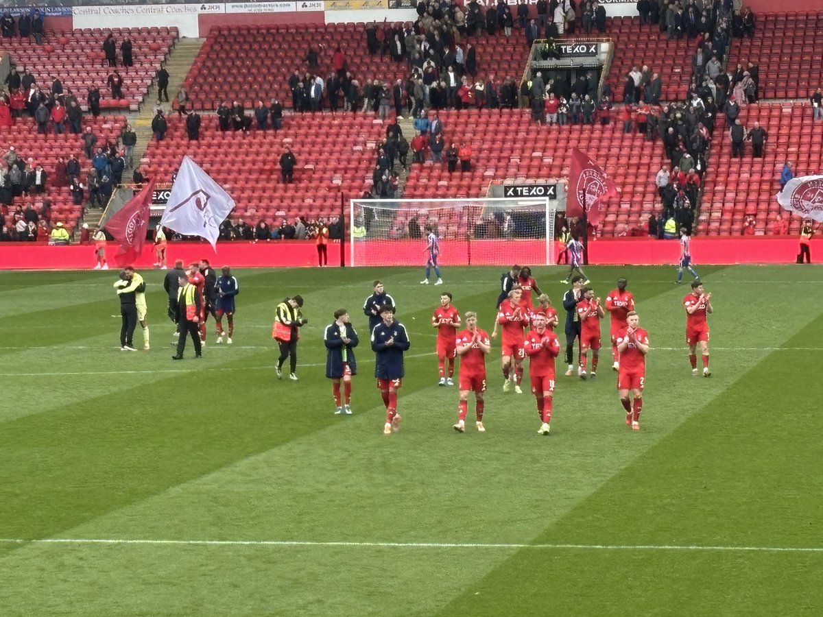 Witchy83's tweet photo. Game 63: Aberdeen 1-0 Kilmarnock.
Got the three points and that is all that matters 😁 
Good day out with fantastic folk. 
The @afcfansproject  display with the supporters names written on it is very impressive. Found mine ☺️ #aimingfor70 https://t.co/g4QdK4pN9X