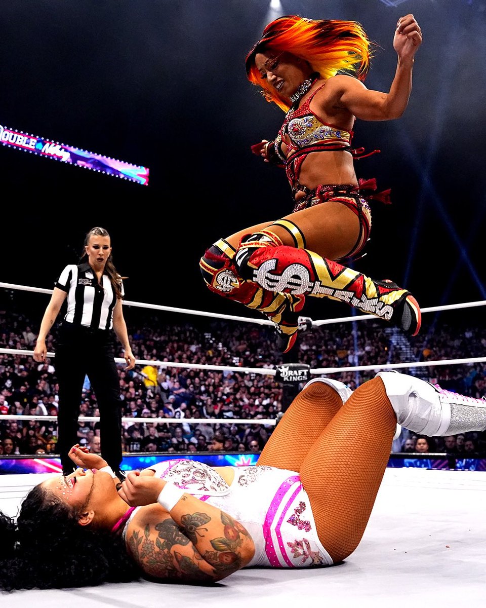 CaseyMorgan94's tweet image. A photo digital of Mercedes Moné at AEW Double or Nothing 2024. 🤑

📸🔗: instagram.com/p/DXmkY9bFmW9/…

#TheCEO #MercedesMoné #MercedesVarnado #メルセデス・モネ