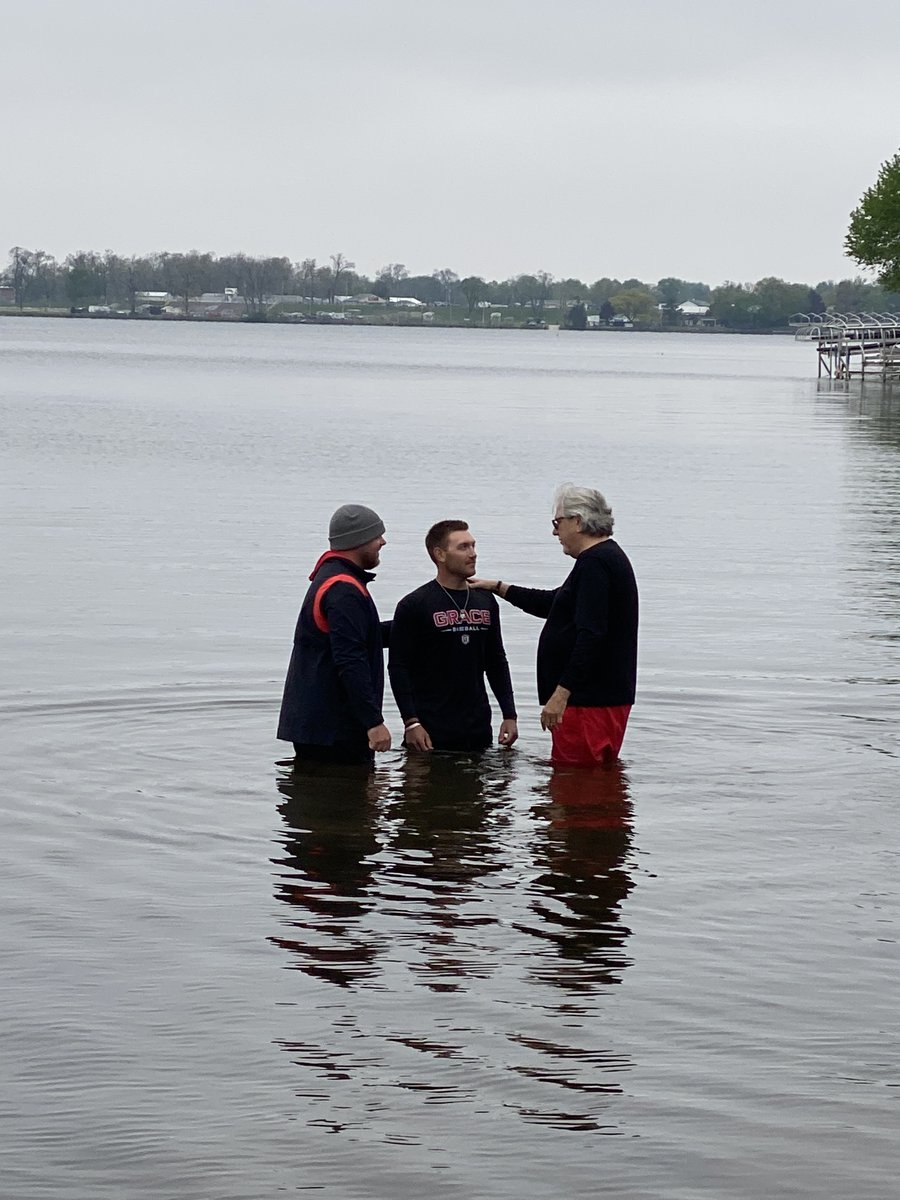 Chad__Briscoe's tweet photo. Special afternoon watching 7 of our @GraceCollegeBSB student athletes make a public display of their faith getting baptized! Thank you to Head Coach @RyRoth21 & Chaplain @tomroySCN along with all the staff for pouring into our athletes! Praise the Lord! #LancerUp #MakeHIMknown https://t.co/pdIkGKzBJj
