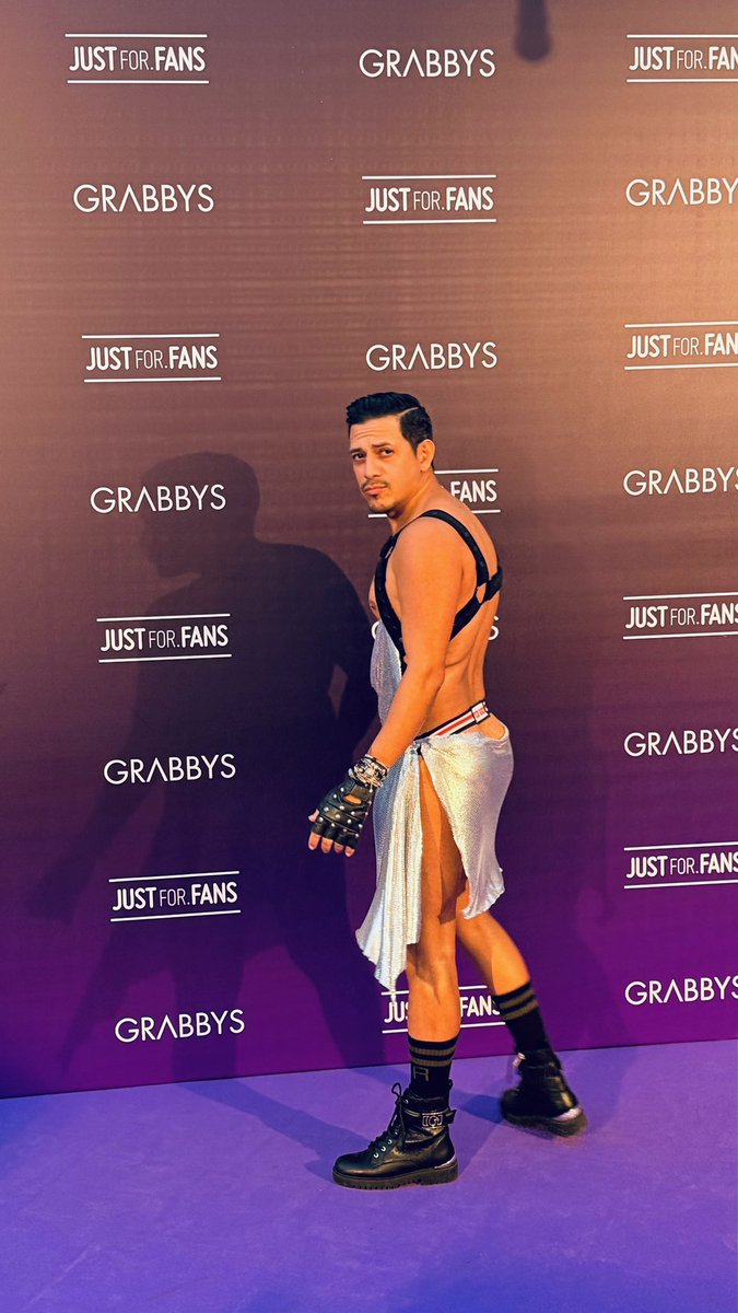 Dymondfirexxx's tweet photo. @GRABBYSEVENTS https://t.co/7720dUy8MS https://t.co/kdCDSTIZmY