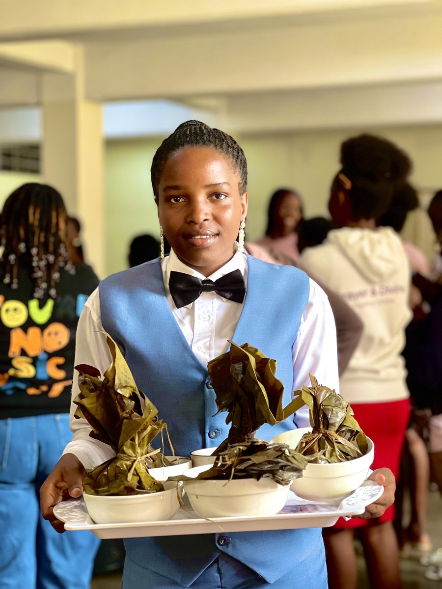 KyU_HICDept's tweet photo. In partnership with @slowfooduganda, we hosted the 10th annual World Disco Soup Day. The event showcased the transformation of surplus and imperfect ingredients into nutritious meals, highlighting the shift from food preparation to tackling food waste and advancing sustainability https://t.co/0f4GdYn3TY