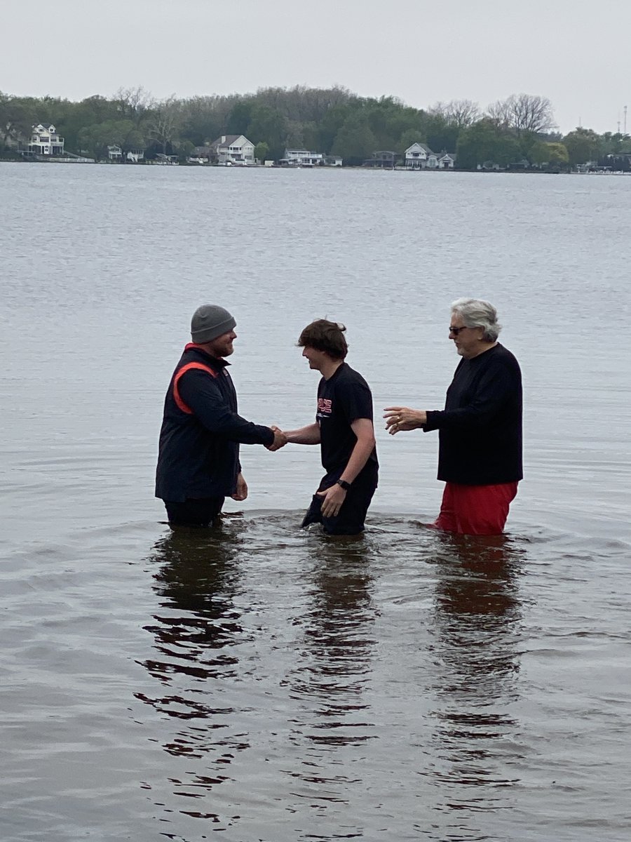 Chad__Briscoe's tweet photo. Special afternoon watching 7 of our @GraceCollegeBSB student athletes make a public display of their faith getting baptized! Thank you to Head Coach @RyRoth21 & Chaplain @tomroySCN along with all the staff for pouring into our athletes! Praise the Lord! #LancerUp #MakeHIMknown https://t.co/pdIkGKzBJj