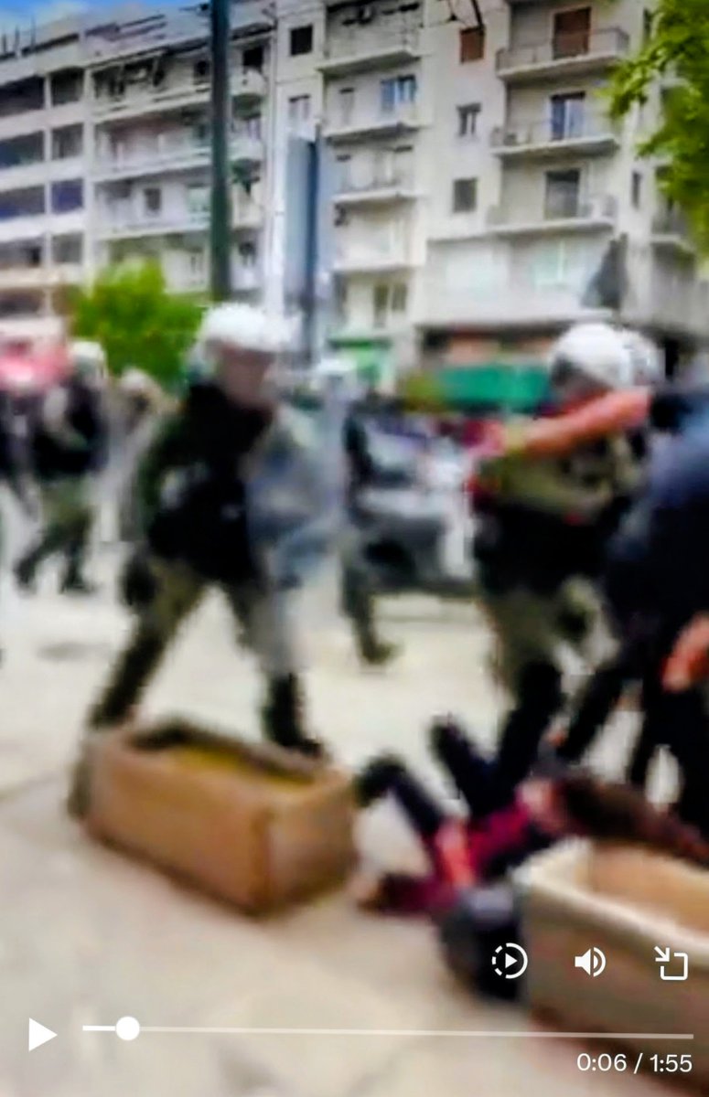 spantos82's tweet image. Κρίμα για τη ζαρντινιέρα 
Τώρα θέλει πλύσιμο και βάψιμο 
Και μια ΕΔΕ στον ματατζη για μισή δουλειά 
#antireport