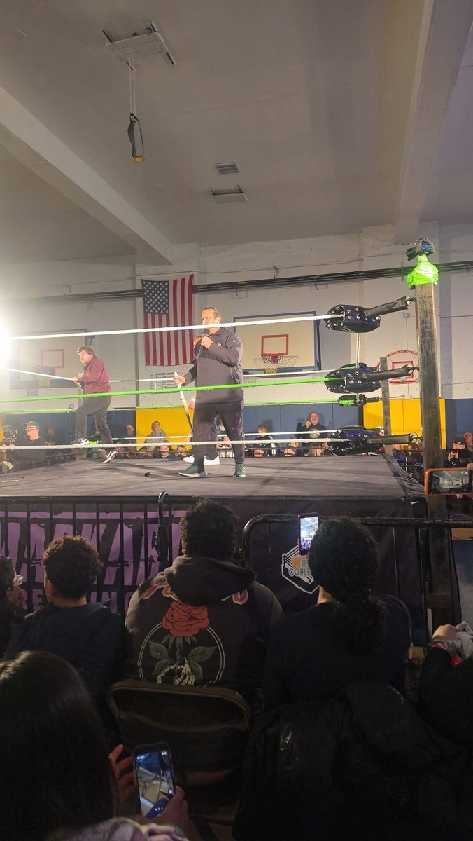 KiDKiNgSLiCk's tweet image. @AwesomeLausie @THETOMMYDREAMER @RemarkableWres My Sister was at the show last night. Said it was an awesome
event!! #whitestone #wrestling #queens