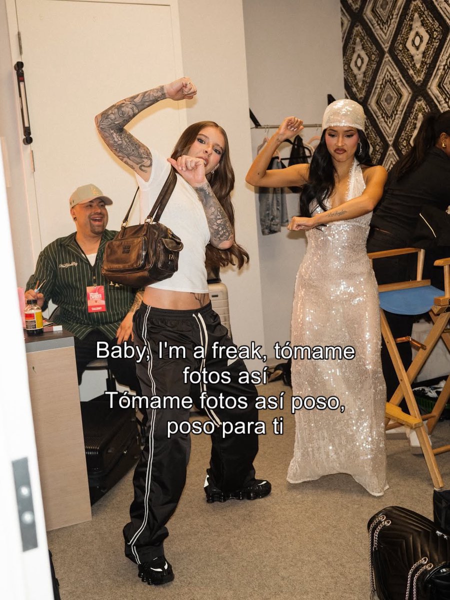 las girls cuando suena esta parte de BIAF<3