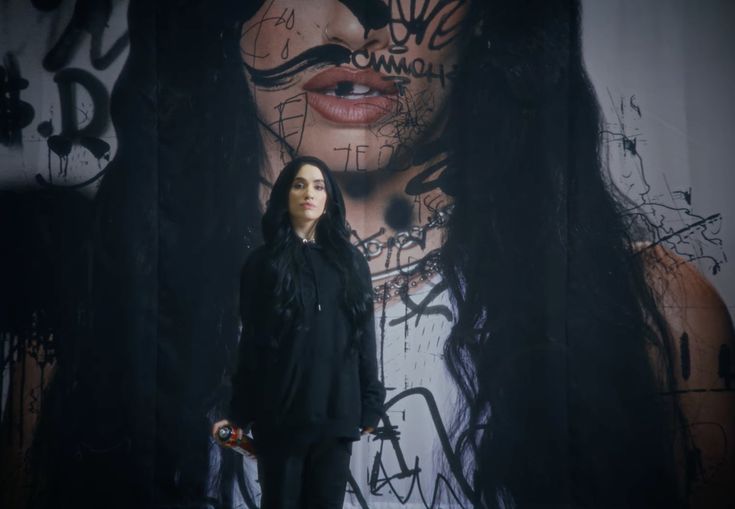 En términos POP , es lo que hizo Lali con " No vayas a atender cuando el demonio llama "