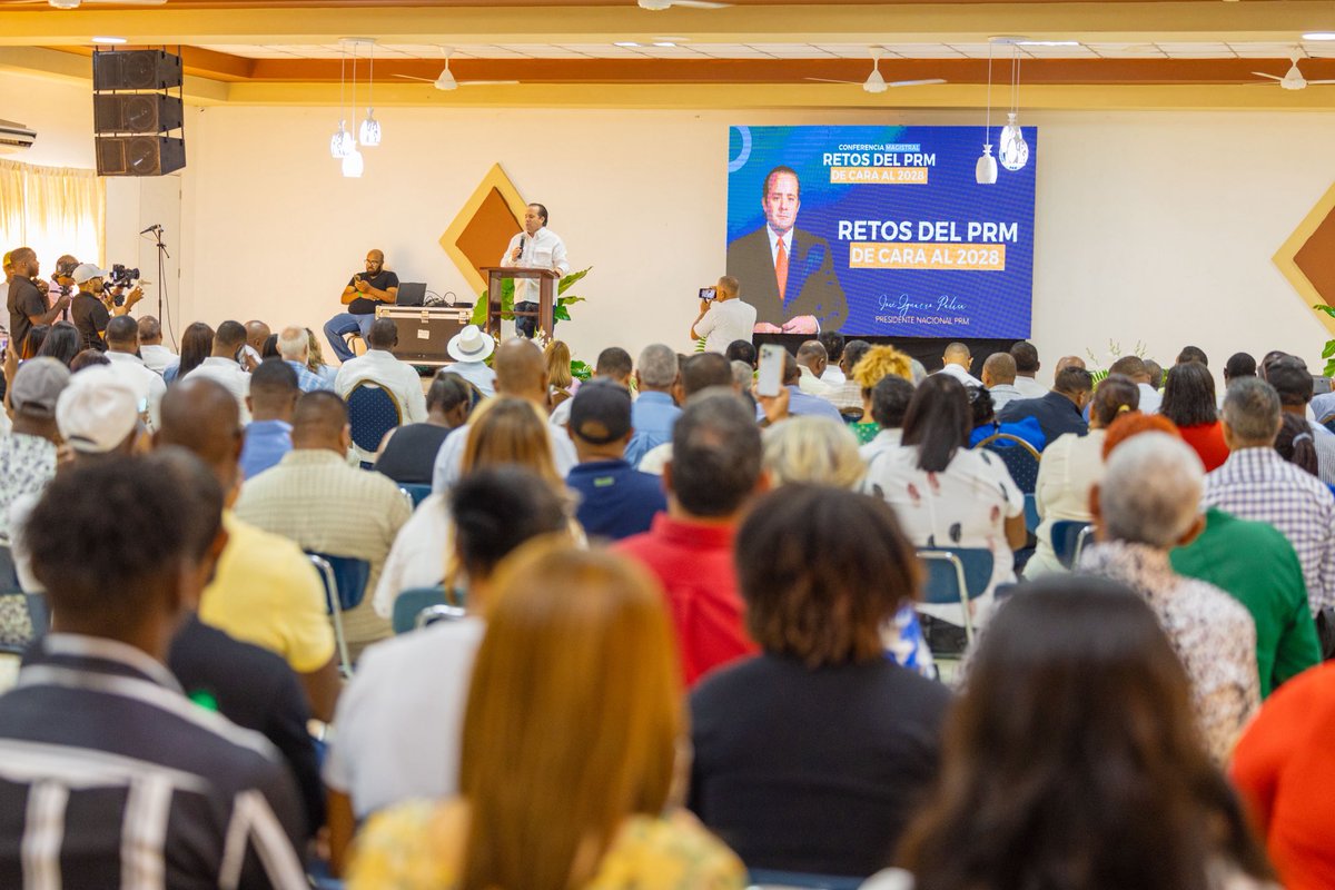 JosePaliza's tweet photo. Construyendo un @PRM_Oficial de cara al 2028, con la convicción de fortalecer 💪 la democracia y nuestro vínculo con la gente 👥.
📍La Romana.
#YoCreoEnTi 👍 https://t.co/zEQeoeYLBt
