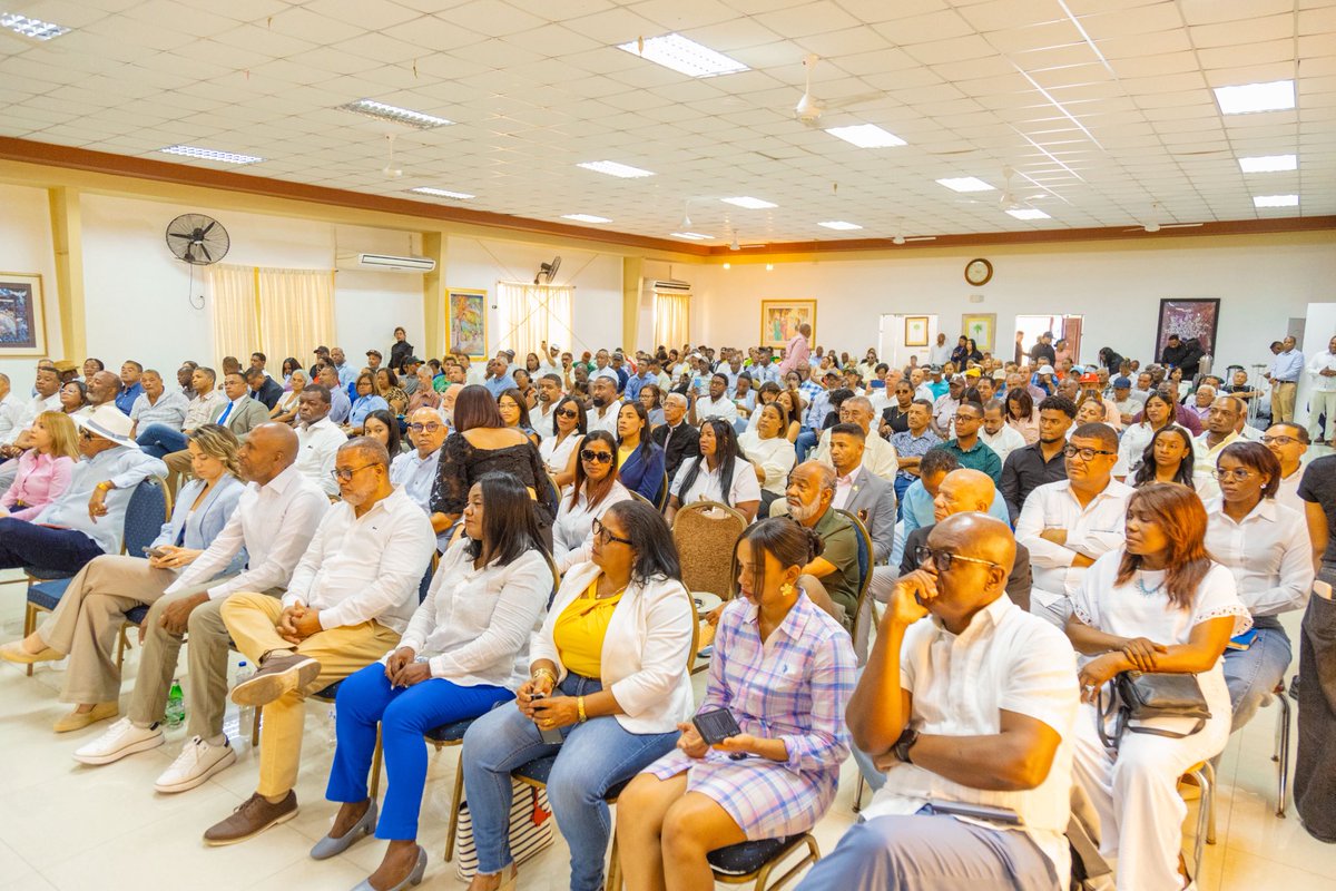 JosePaliza's tweet photo. Construyendo un @PRM_Oficial de cara al 2028, con la convicción de fortalecer 💪 la democracia y nuestro vínculo con la gente 👥.
📍La Romana.
#YoCreoEnTi 👍 https://t.co/zEQeoeYLBt