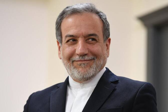BalochkUpdates's tweet photo. 🚨 BREAKING: Pakistan officially allows Iran to trade with third countries through its territory. 

Ministry of Commerce issues & immediately enforces Transit Order 2026. Major amendments made to Import Export Control Act 1950.

Key routes activated: Gwadar, Port Qasim, Ormara, Pasni, Gabd, Taftan, Quetta & Khuzdar.

Pakistan is now the official trade gateway for Iran  

Big boost for logistics sector & bilateral ties ahead.