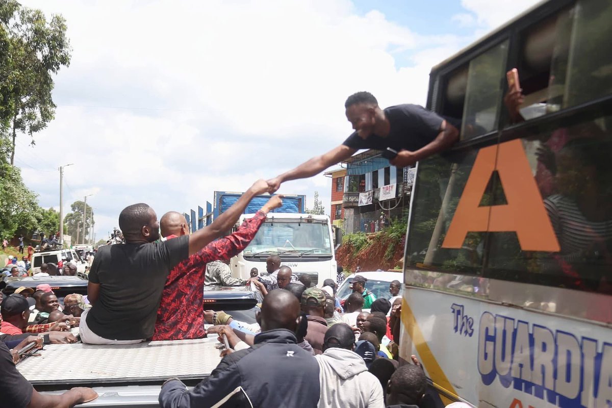 AmerucanWizard's tweet photo. 1, Yesterday in vihiga,
2, today in kisumu.
Two pics, different days and locations, both filled with love and passion. Team sifuna is filled with greatness. https://t.co/Hy2TB5Sb2P